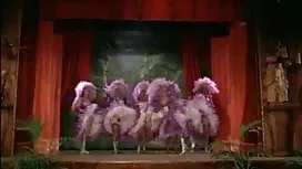 Nga đen cô gái trẻ đ ...