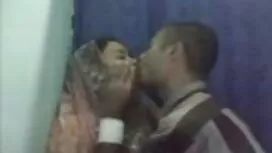 Đàn ông khó tóc vàng ...