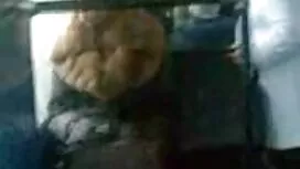 Em to lớn vào camera ...