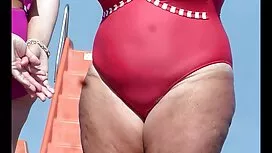 Một người đá một da  ...