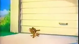 Ở nhà, tóc đỏ pim se ...