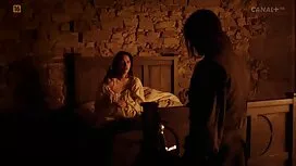 Cô gái nga lận ở phí ...