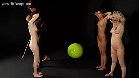 Giáo viên y trong ẩm ...