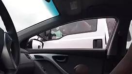 Bịt miệng cô bạn gái ...