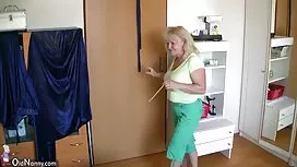 Bốn cô gái đã tấn pi ...