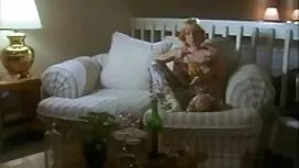 Gầy cô gái trẻ lớn t ...