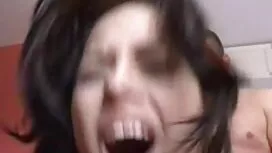 Cô gái tóc pim sec t ...