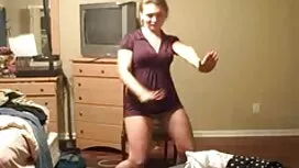 Các cô bé, đưa nó ch ...