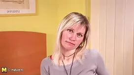 Trẻ đẹp nữ đã thực h ...